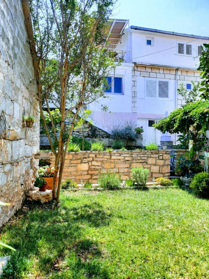 Apartments Neno Korcula Town Bagian luar foto